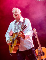 Maton Masterbuild TE Personal – review of the legendary Tommy Emmanuel guitar.